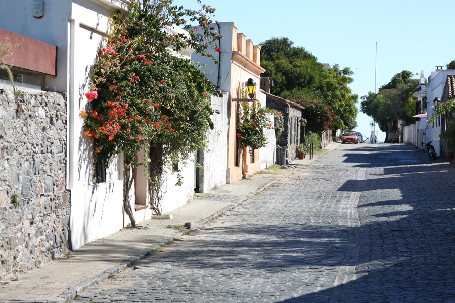 Путешествие по Уругваю. Дни 1,2,3 (18,19,20 апреля). Colonia, Montevideo.